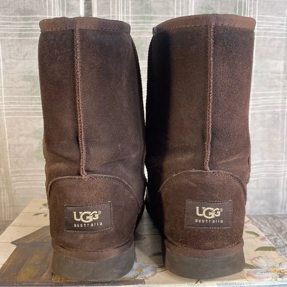 UGG Classic Short II Brown Suede Boots Womens Size 7 Wool Lining
